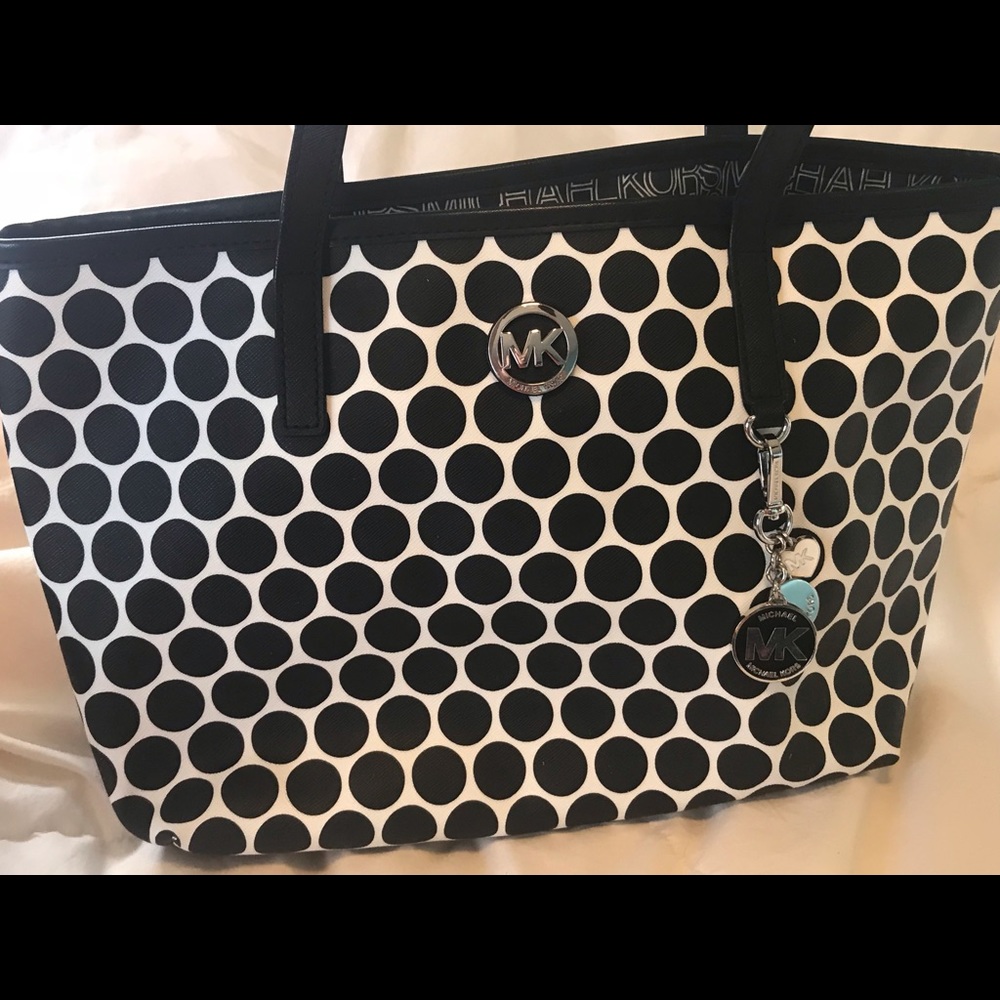 Hand bag